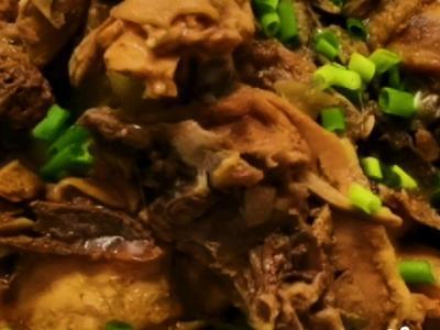 東北人最愛的小雞燉蘑菇土豆的做法-家常味燉菜譜