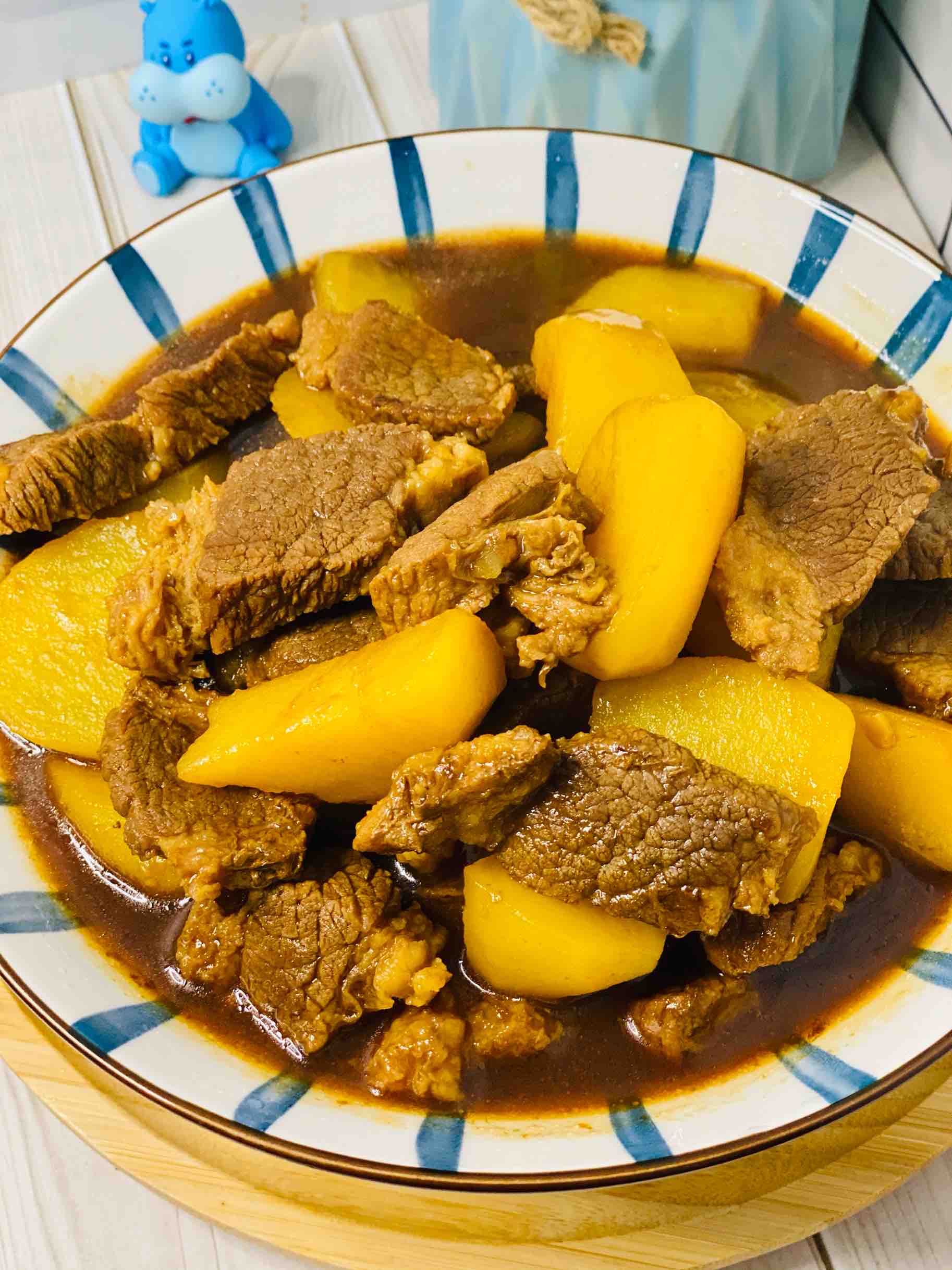 爆香紅燒牛肉燜土豆,這樣煮??一鍋都不夠的做法-家常味醬菜譜-易網(wǎng)健康養(yǎng)生網(wǎng) 爆香紅燒牛肉燜土豆,這樣煮??一鍋都不夠的做法-家常味醬菜譜