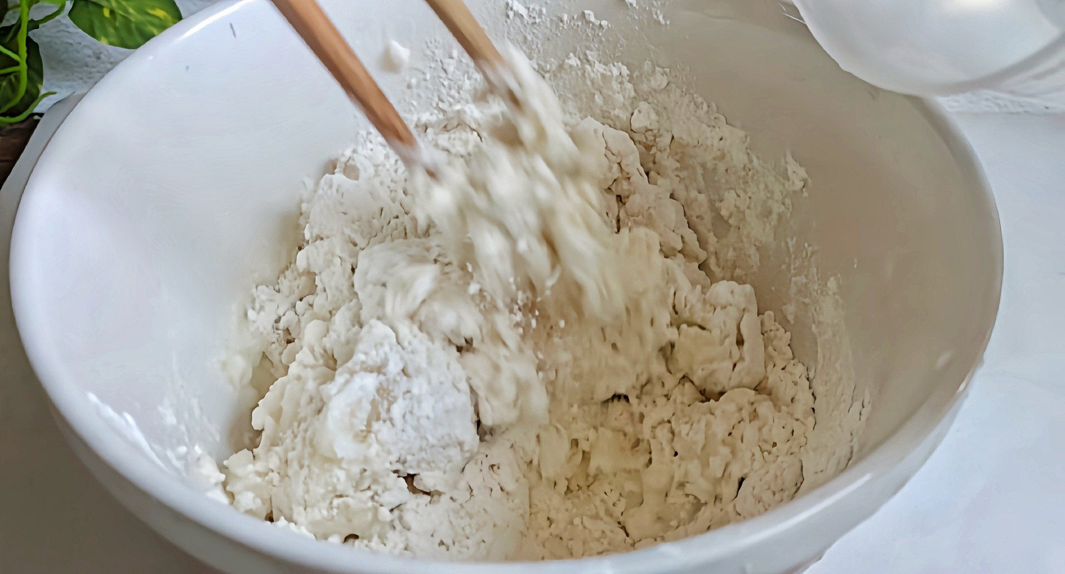 秋冬這樣吃,菜飯一鍋出~魚頭泡餅的做法-咸鮮味燉菜譜-易網健康養生網 秋冬這樣吃,菜飯一鍋出~魚頭泡餅的做法-咸鮮味燉菜譜