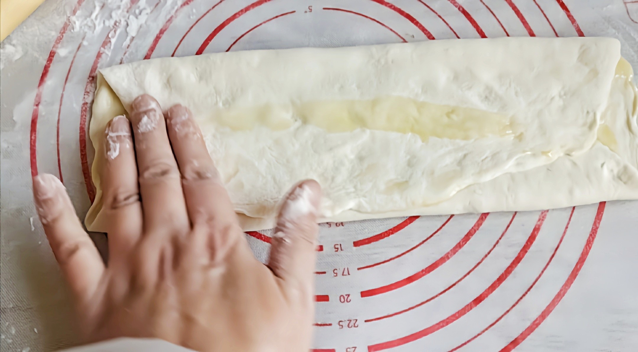 秋冬這樣吃,菜飯一鍋出~魚頭泡餅的做法-咸鮮味燉菜譜-易網健康養生網 秋冬這樣吃,菜飯一鍋出~魚頭泡餅的做法-咸鮮味燉菜譜
