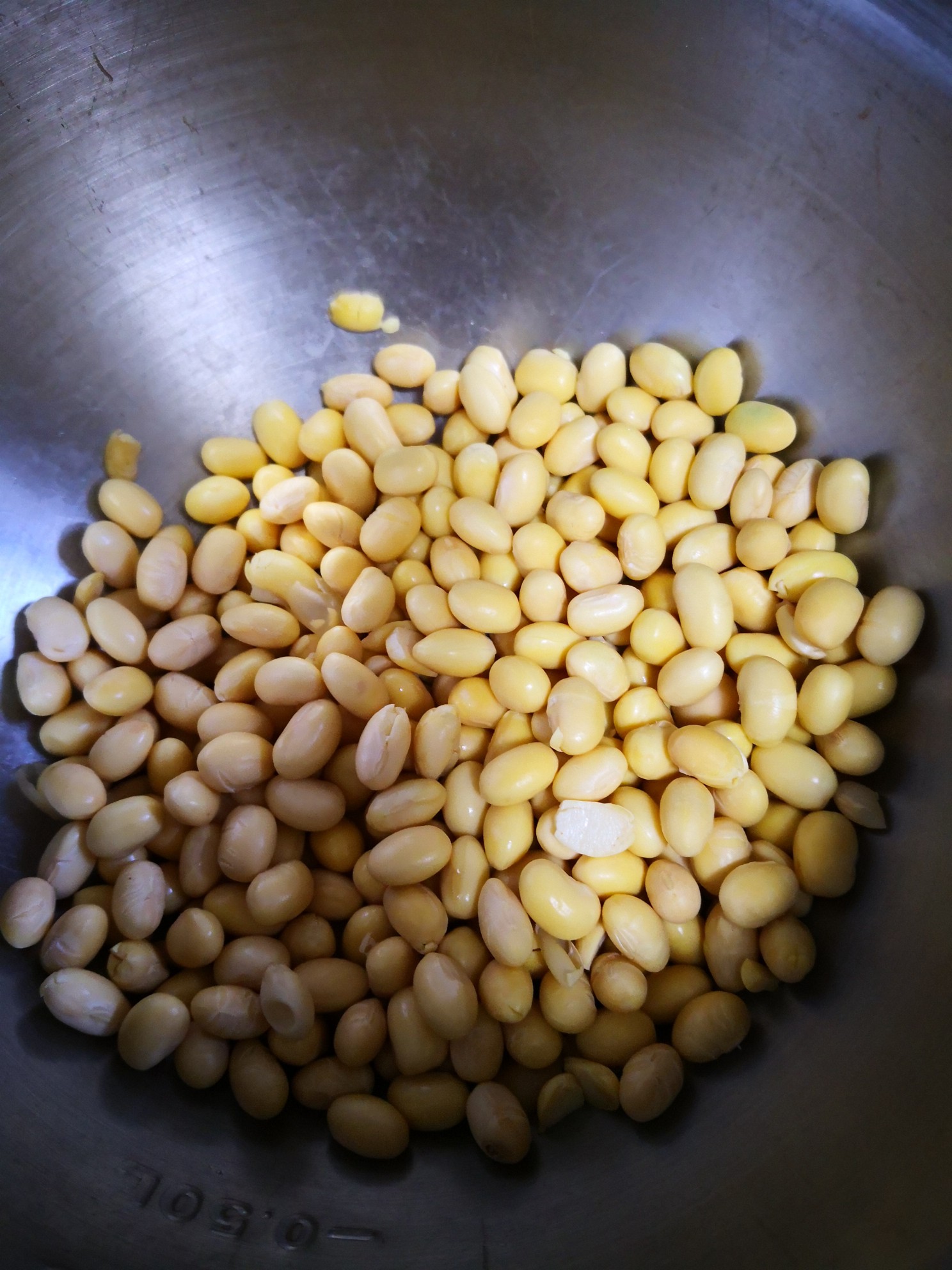 紅椒肉皮醬黃豆的做法-家常味炒菜譜-易網<a href=http://www.xllyou.com/ target=_blank class=infotextkey>健康養生</a>網 紅椒肉皮醬黃豆的做法-家常味炒菜譜