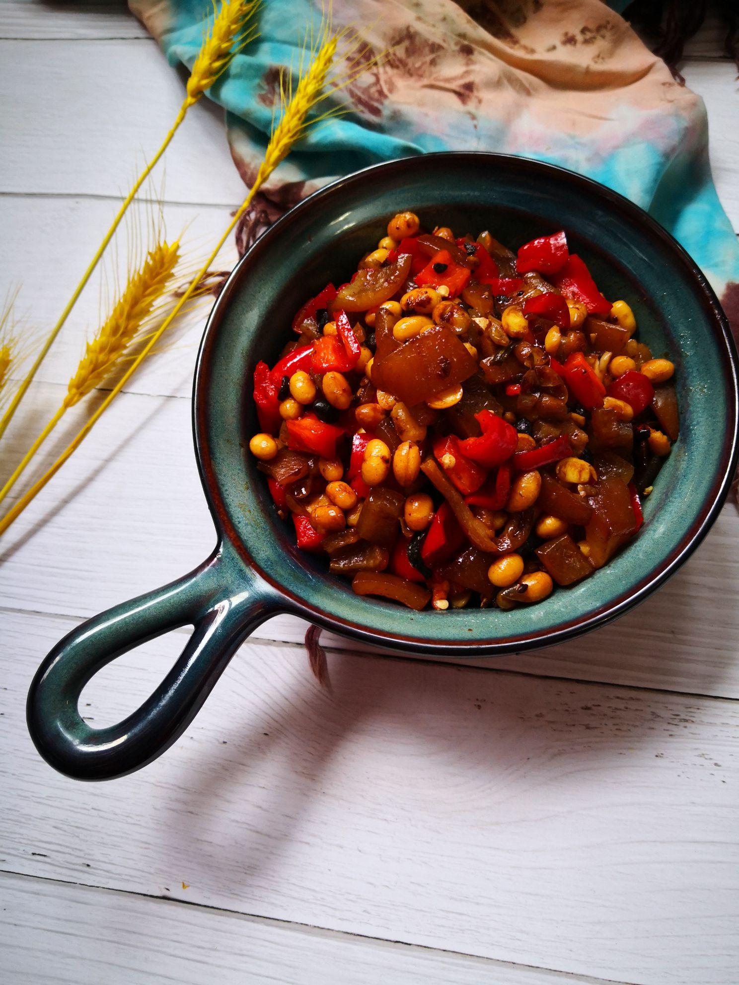 紅椒肉皮醬黃豆的做法-家常味炒菜譜