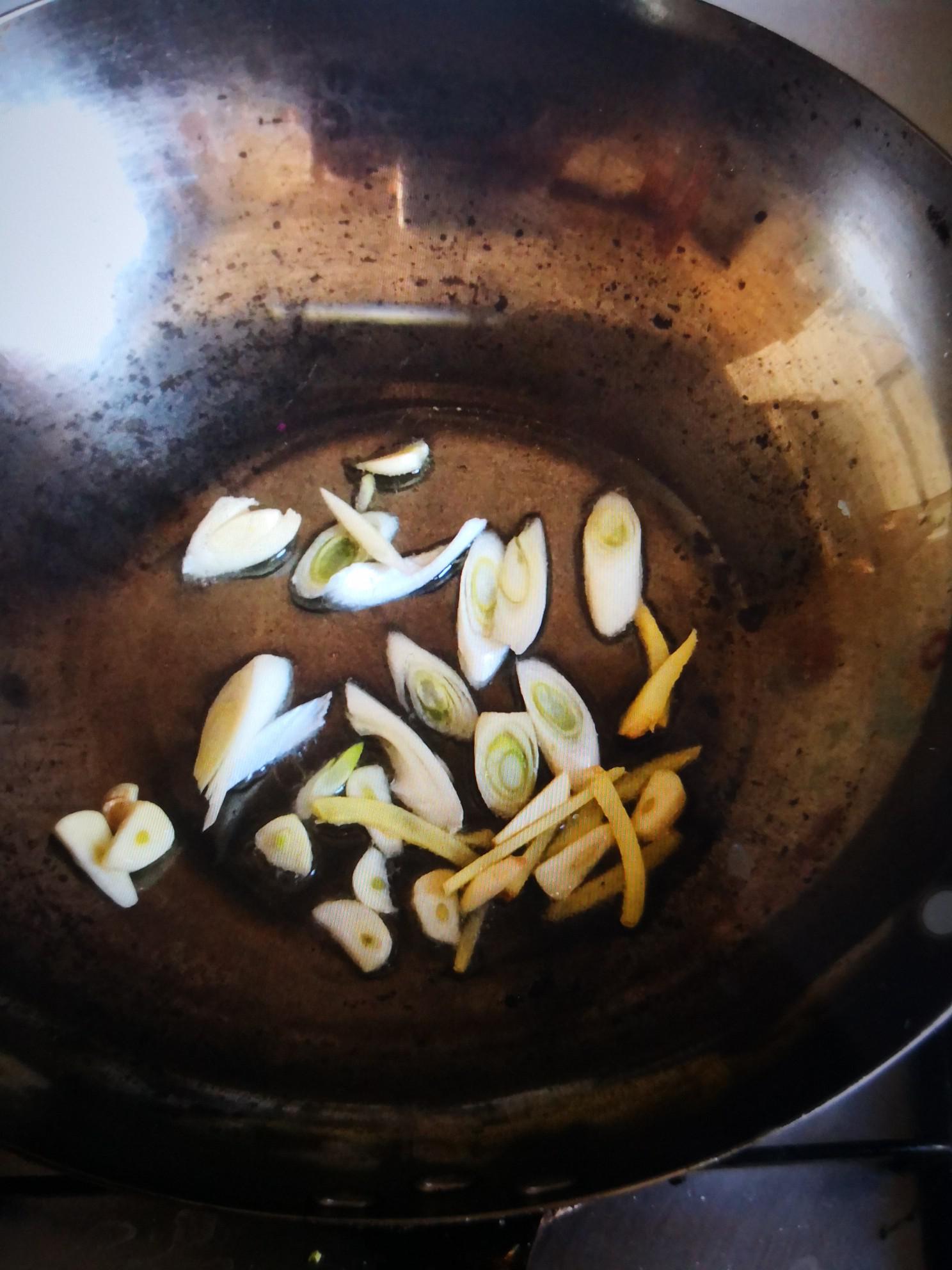 肉片炒青筍的做法-家常味炒菜譜