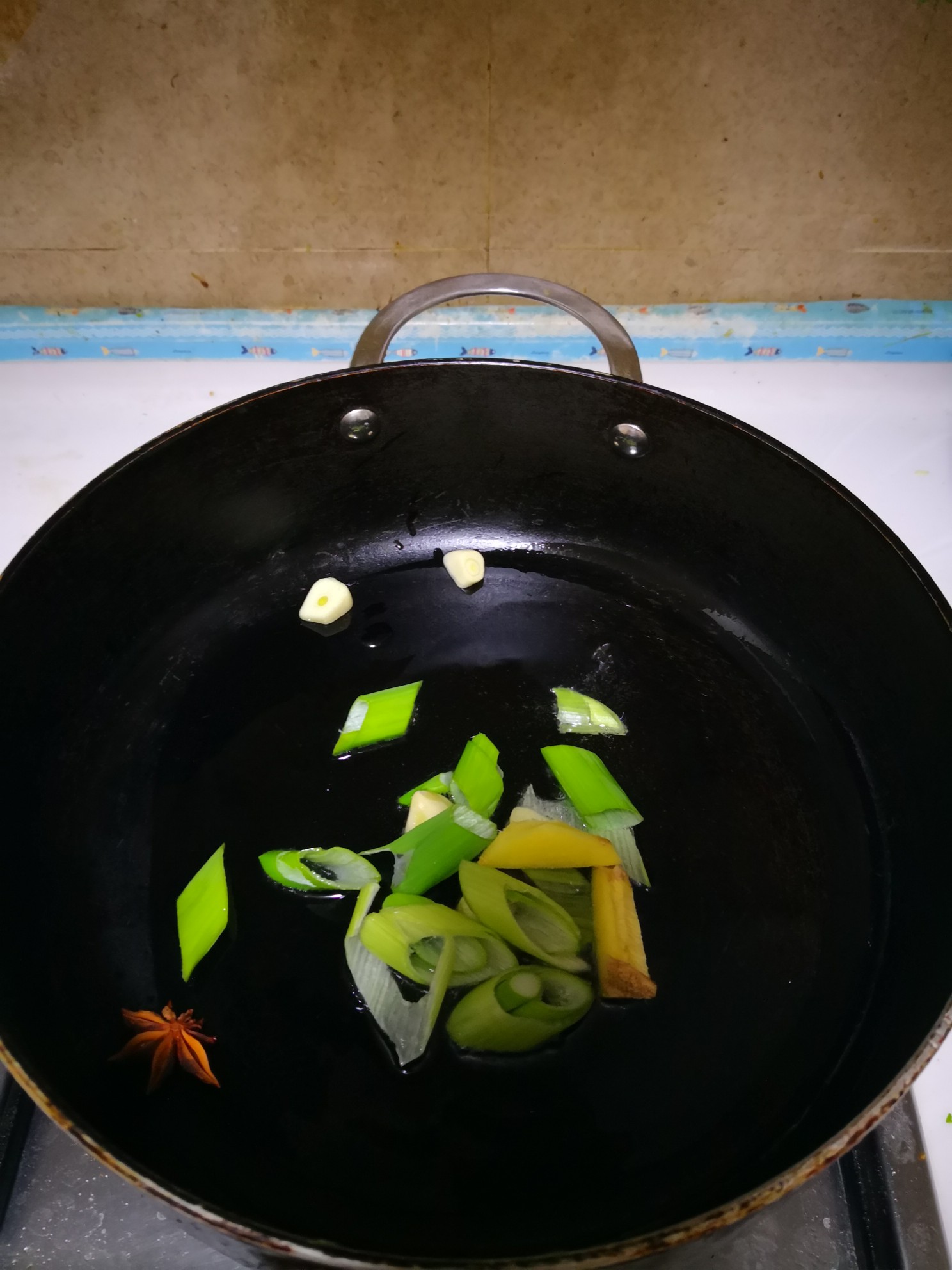 紅燒刀魚的做法-家常味燒菜譜-易網(wǎng)健康養(yǎng)生網(wǎng) 紅燒刀魚的做法-家常味燒菜譜