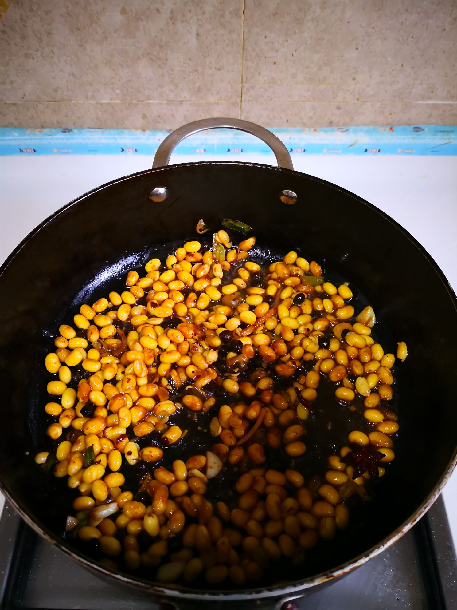 紅椒肉皮醬黃豆的做法-家常味炒菜譜-易網健康養生網 紅椒肉皮醬黃豆的做法-家常味炒菜譜