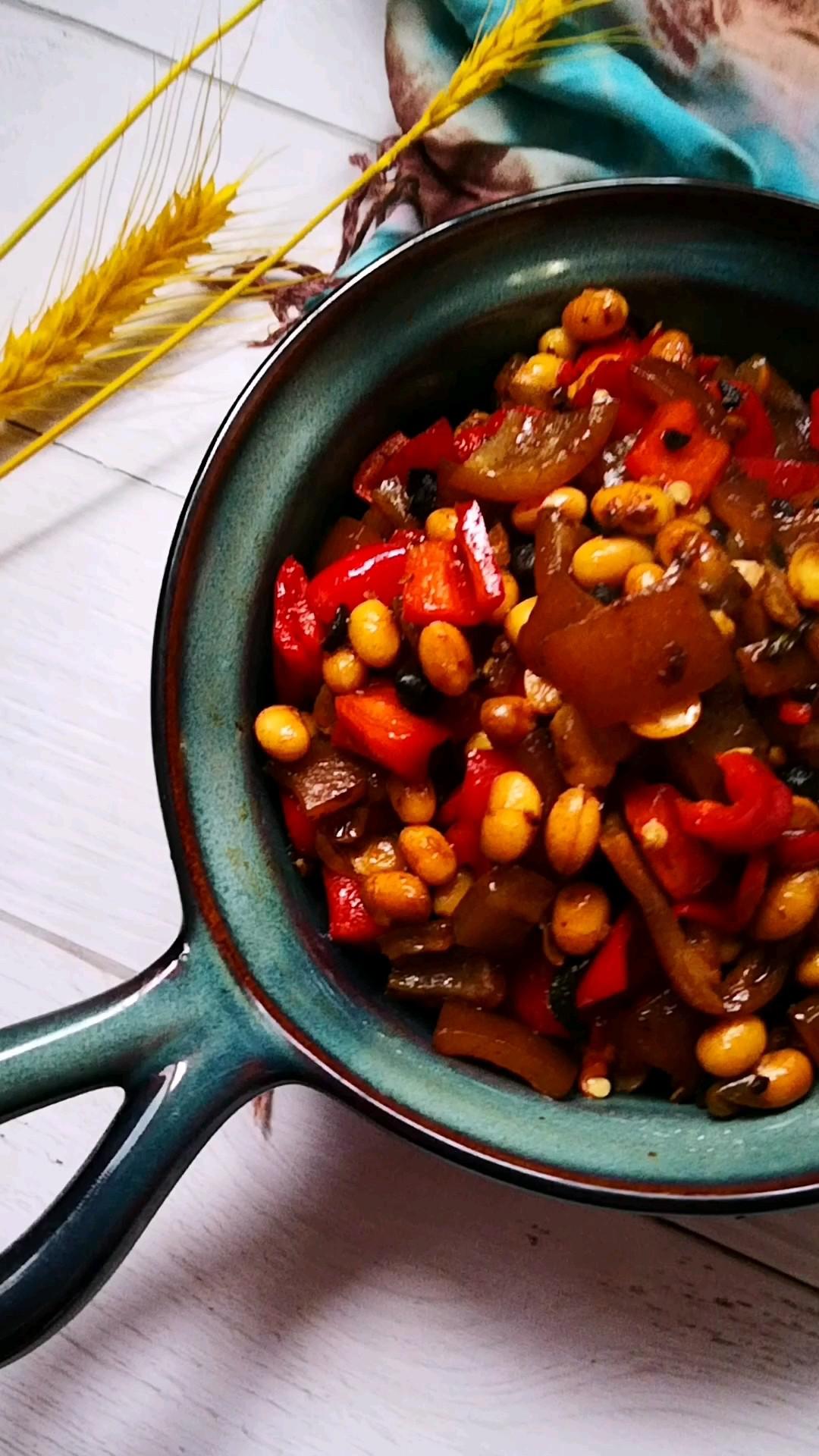 紅椒肉皮醬黃豆的做法-家常味炒菜譜