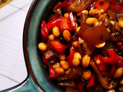 紅椒肉皮醬黃豆的做法-家常味炒菜譜