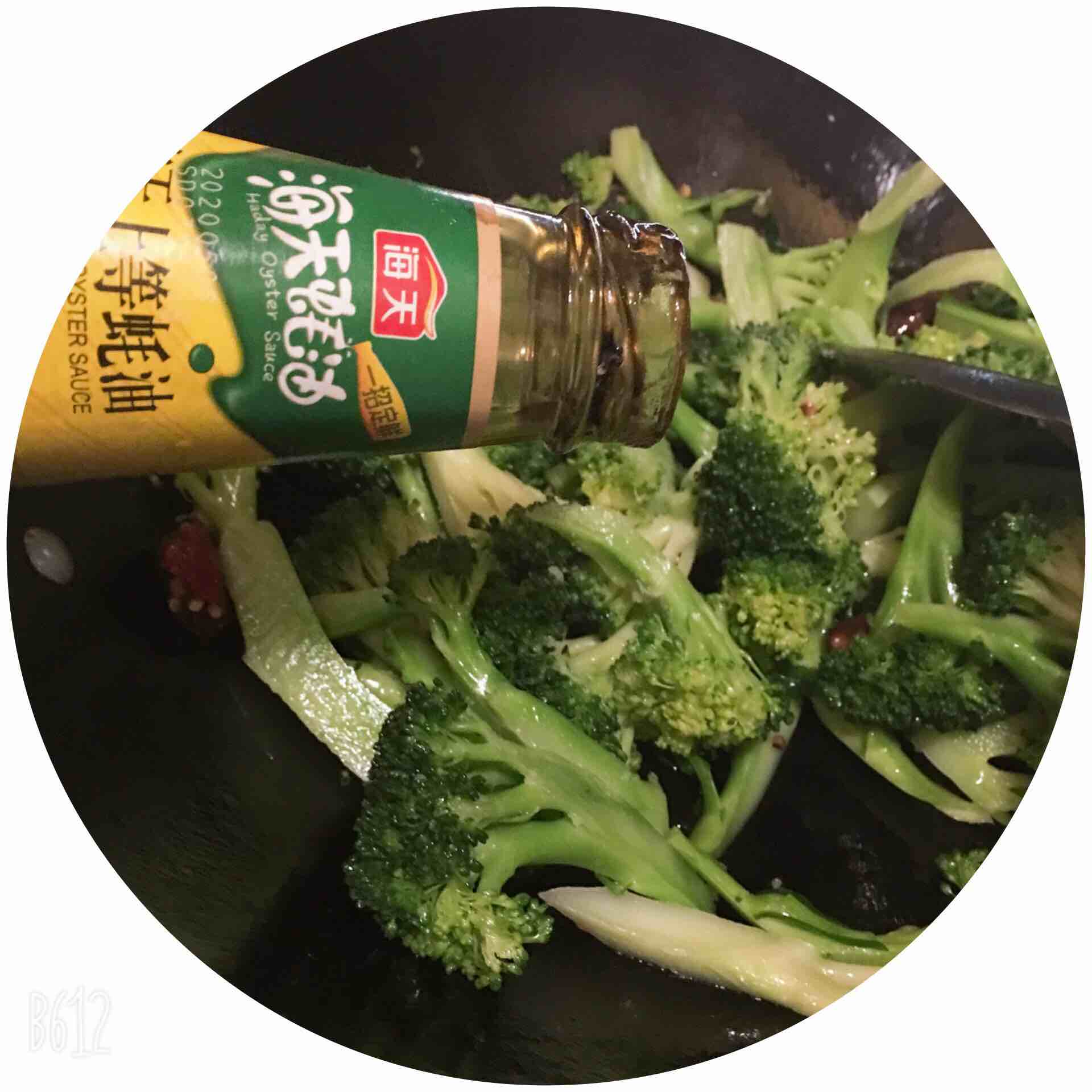 素炒西蘭花的做法-家常味炒菜譜-易網健康養生網 素炒西蘭花的做法-家常味炒菜譜