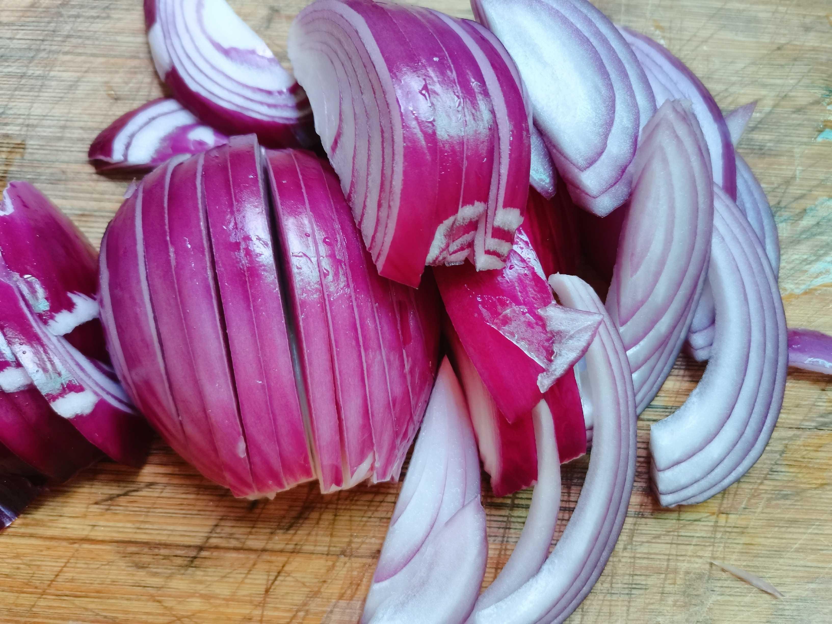 洋蔥炒蛋的做法-家常味炒菜譜