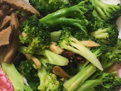 素炒西蘭花的做法-家常味炒菜譜