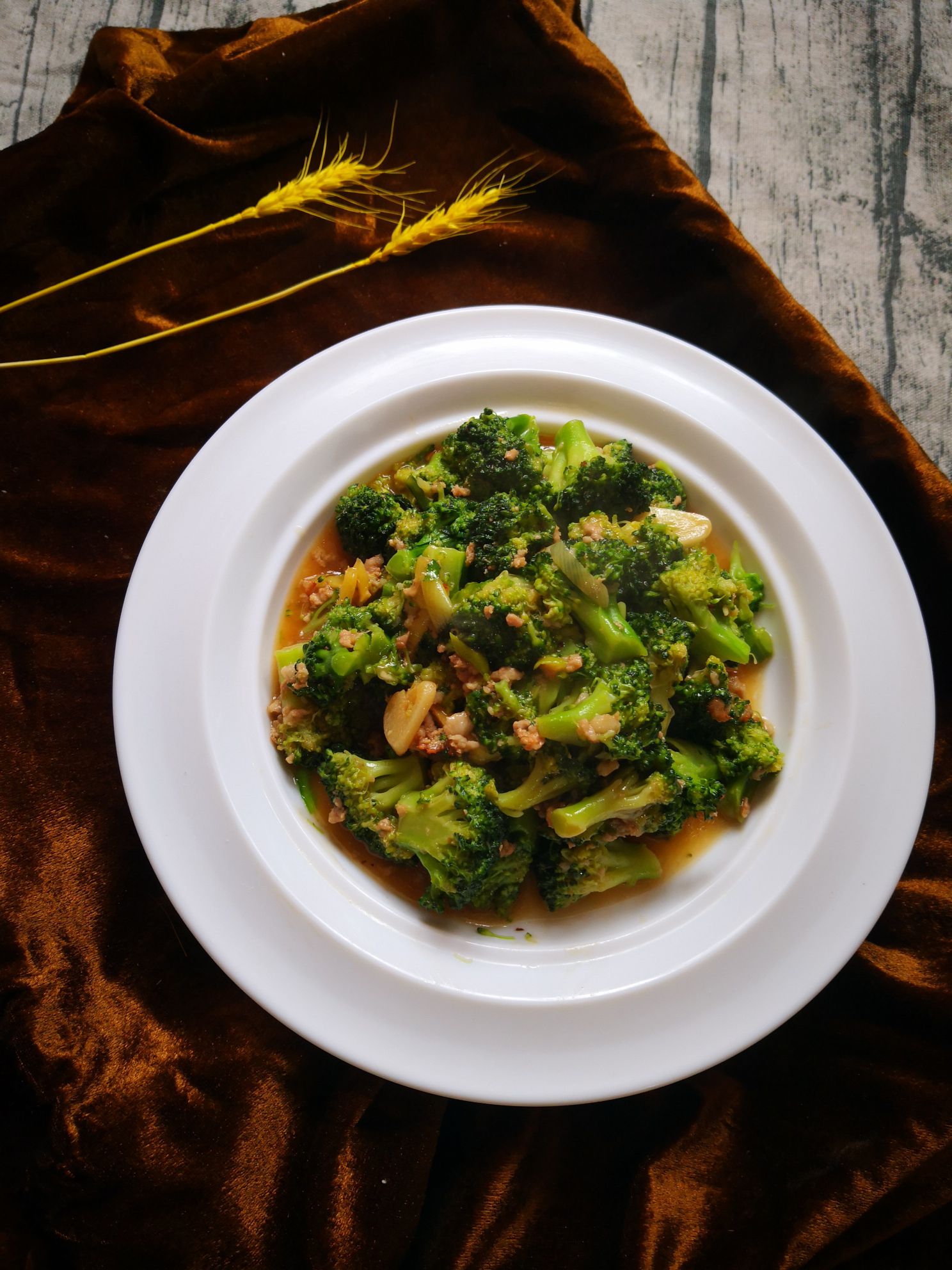 肉餡西蘭花的做法-家常味炒菜譜-易網健康養生網 肉餡西蘭花的做法-家常味炒菜譜