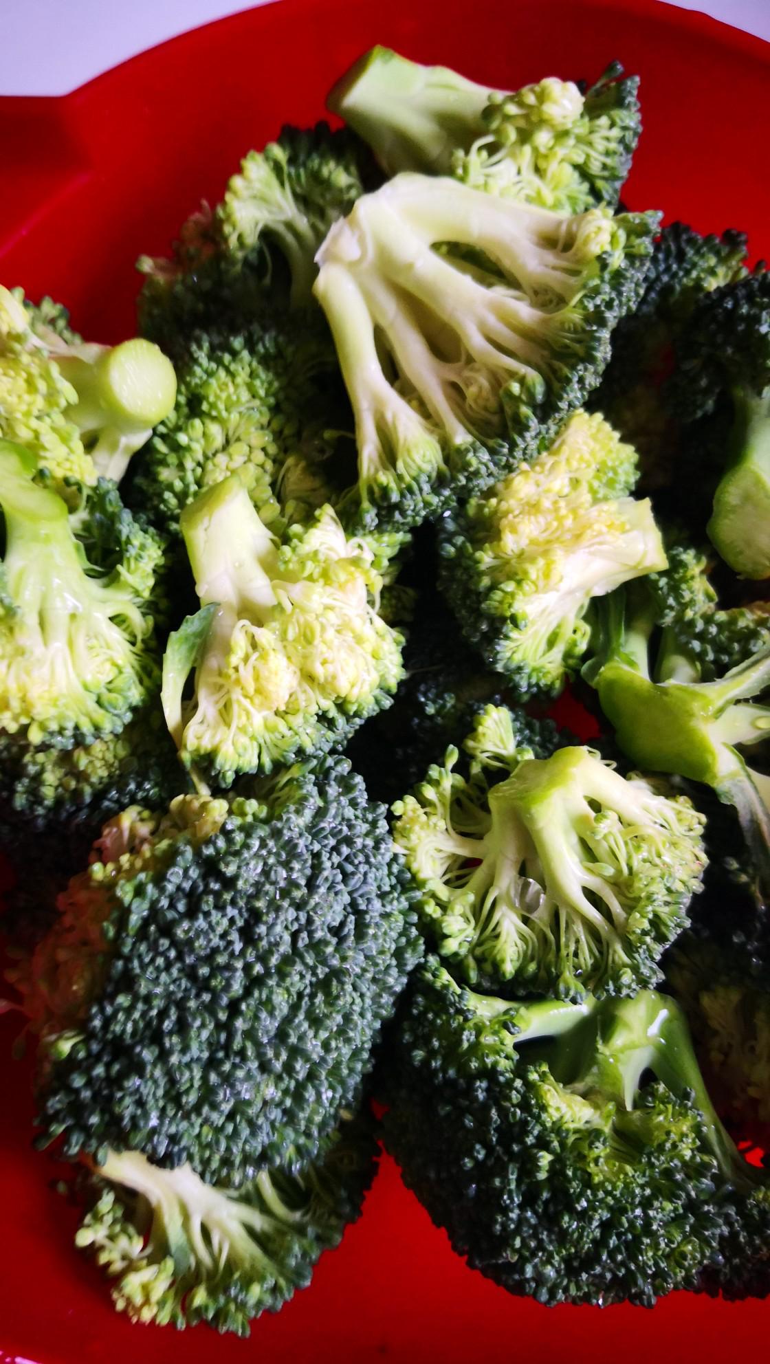 肉餡西蘭花的做法-家常味炒菜譜-易網<a href=http://www.xllyou.com/ target=_blank class=infotextkey>健康養生</a>網 肉餡西蘭花的做法-家常味炒菜譜