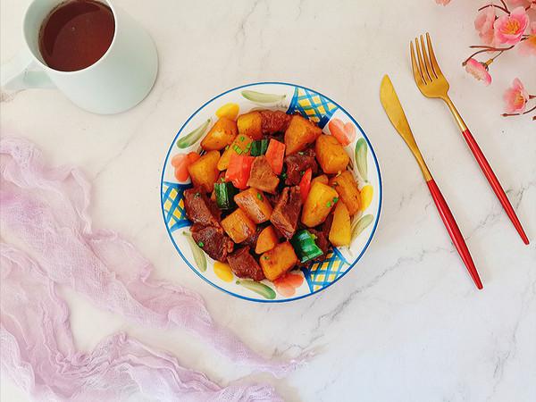 鮮美又饞人的土豆燉牛肉的做法-家常味燉菜譜-易網(wǎng)健康養(yǎng)生網(wǎng) 鮮美又饞人的土豆燉牛肉的做法-家常味燉菜譜