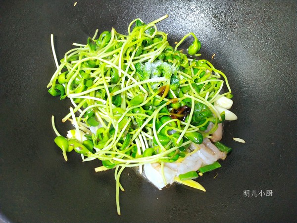 蝦仁炒豆苗的做法-家常味炒菜譜-易網健康養生網 蝦仁炒豆苗的做法-家常味炒菜譜