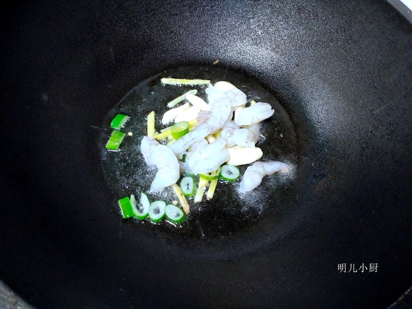 蝦仁炒豆苗的做法-家常味炒菜譜-易網健康養生網 蝦仁炒豆苗的做法-家常味炒菜譜