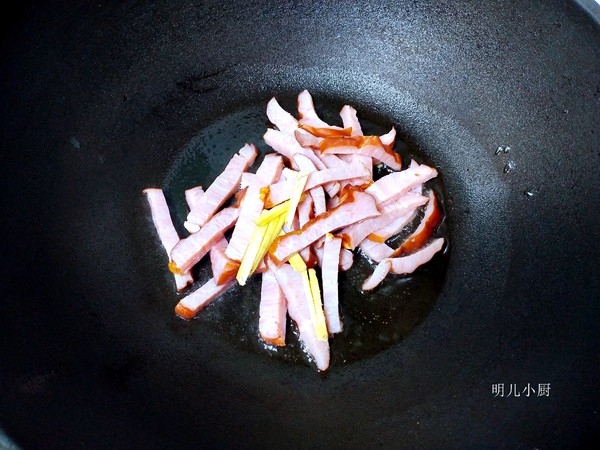 洋蔥炒臘肉的做法-家常味炒菜譜-易網<a href=http://www.xllyou.com/ target=_blank class=infotextkey>健康養生</a>網 洋蔥炒臘肉的做法-家常味炒菜譜