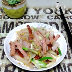 洋蔥炒臘肉的做法-家常味炒菜譜