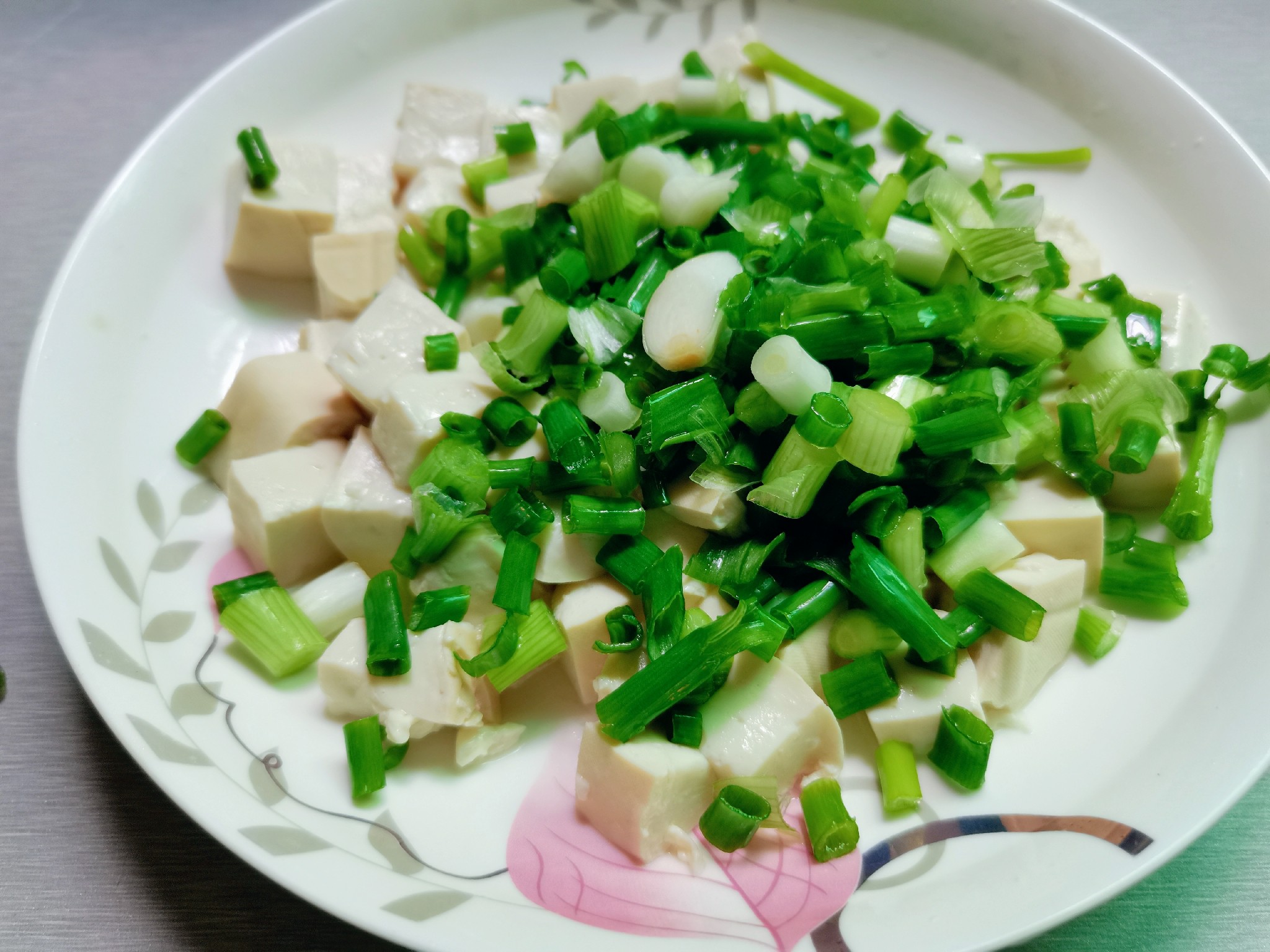 小蔥拌豆腐的做法-家常味拌菜譜