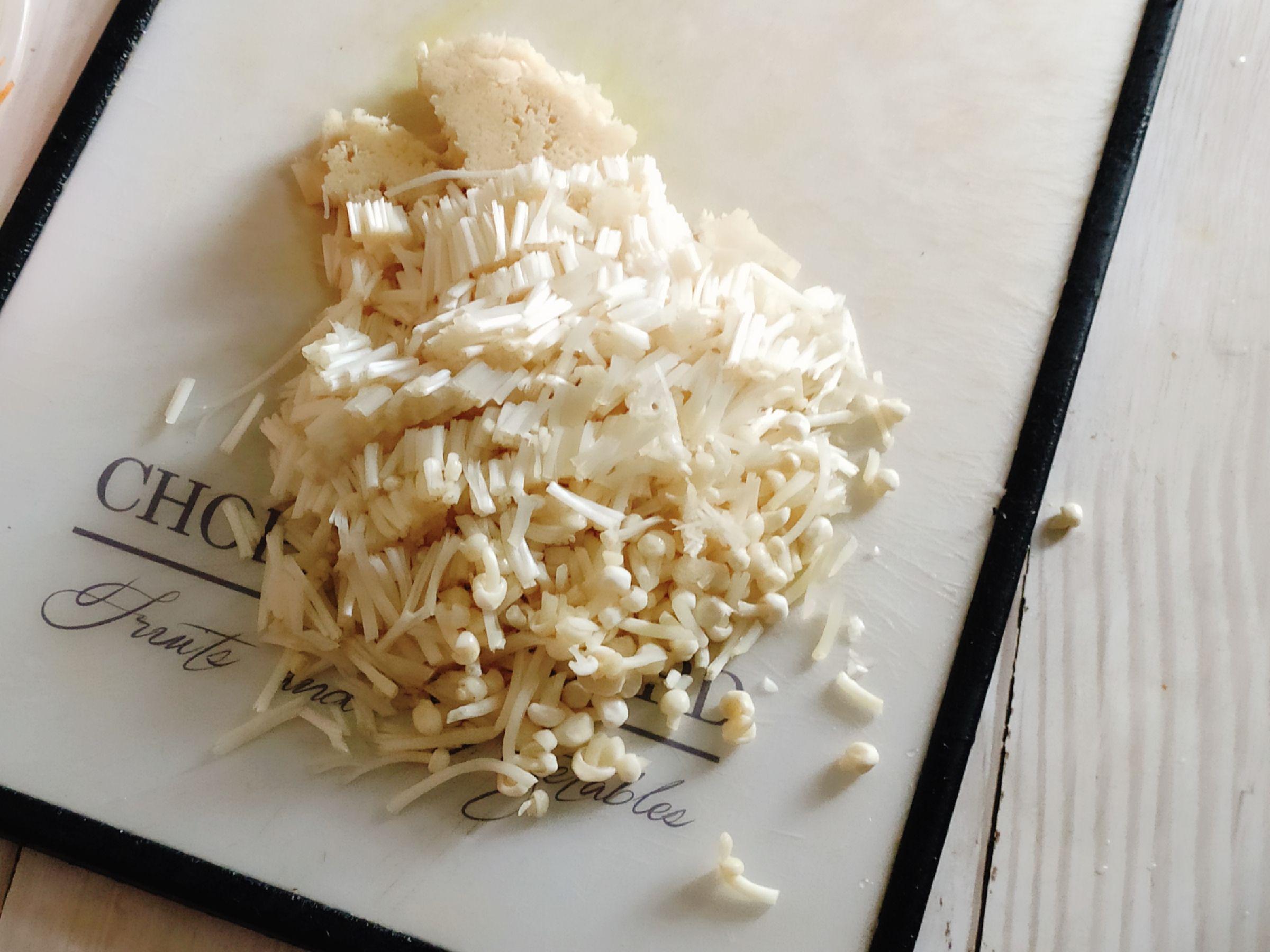 外酥里嫩的五彩丸子的做法-咸鮮味炸菜譜