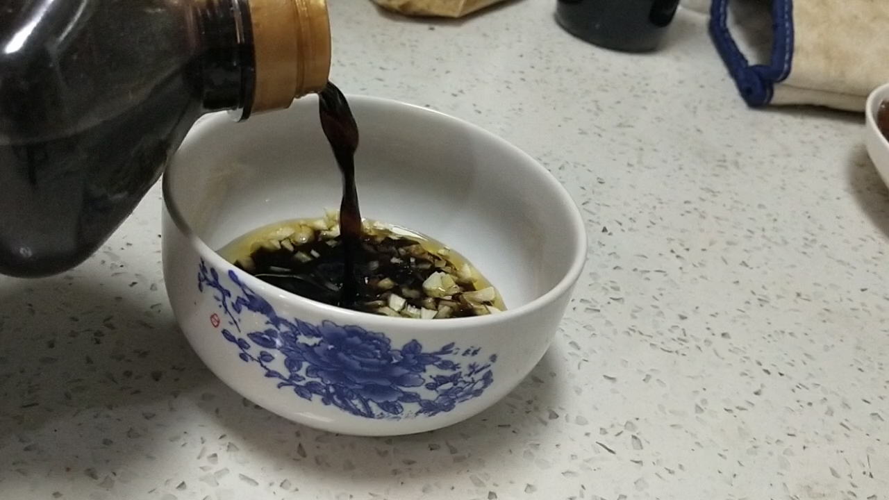 輕松get皮蛋新做法－燒椒皮蛋的做法-家常味拌菜譜