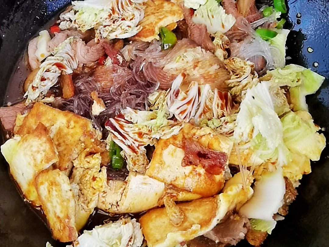 冬日暖胃家常菜-豆腐粉絲煲,葷素搭配,經濟實惠又美味的做法-咸鮮味炒菜譜-易網健康養生網 冬日暖胃家常菜-豆腐粉絲煲,葷素搭配,經濟實惠又美味的做法-咸鮮味炒菜譜