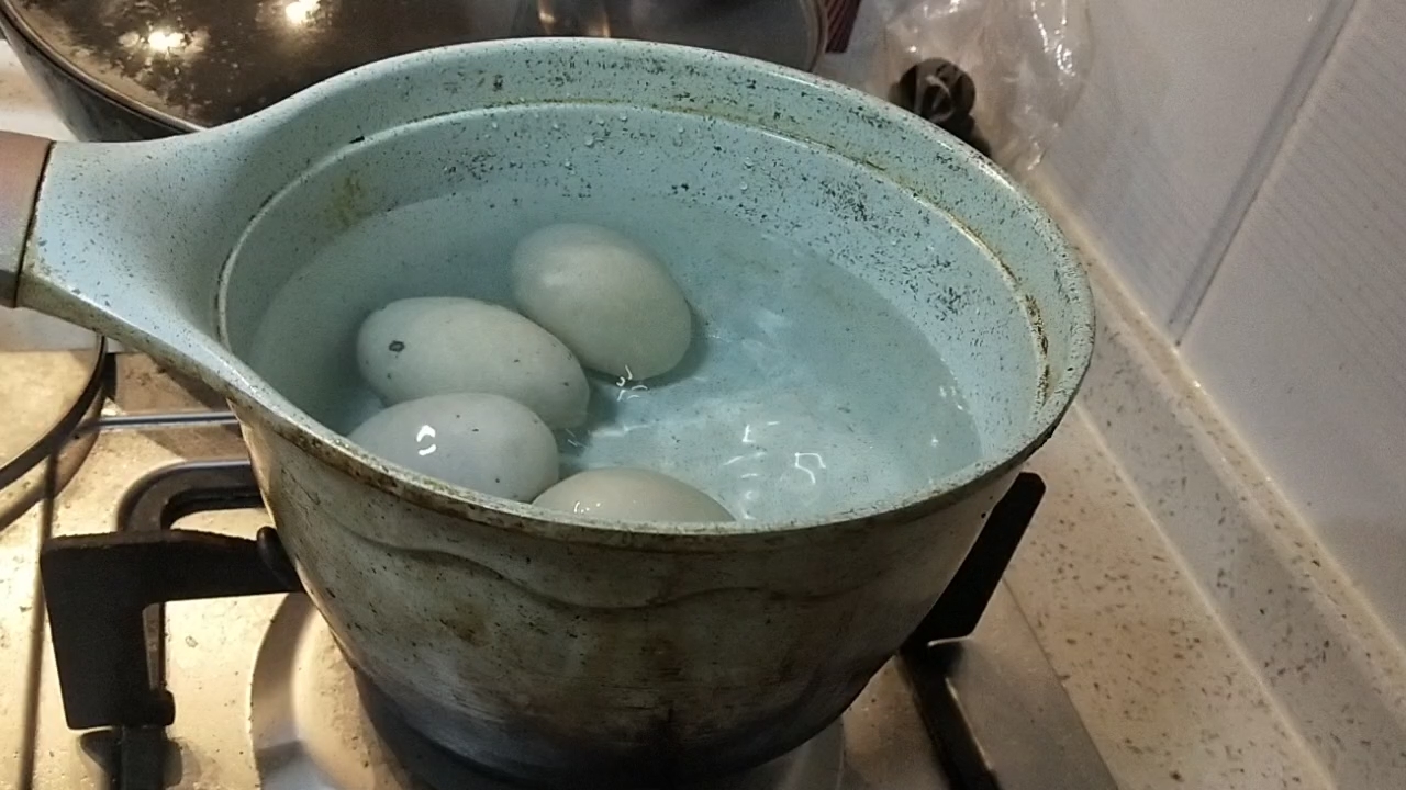 輕松get皮蛋新做法－燒椒皮蛋的做法-家常味拌菜譜