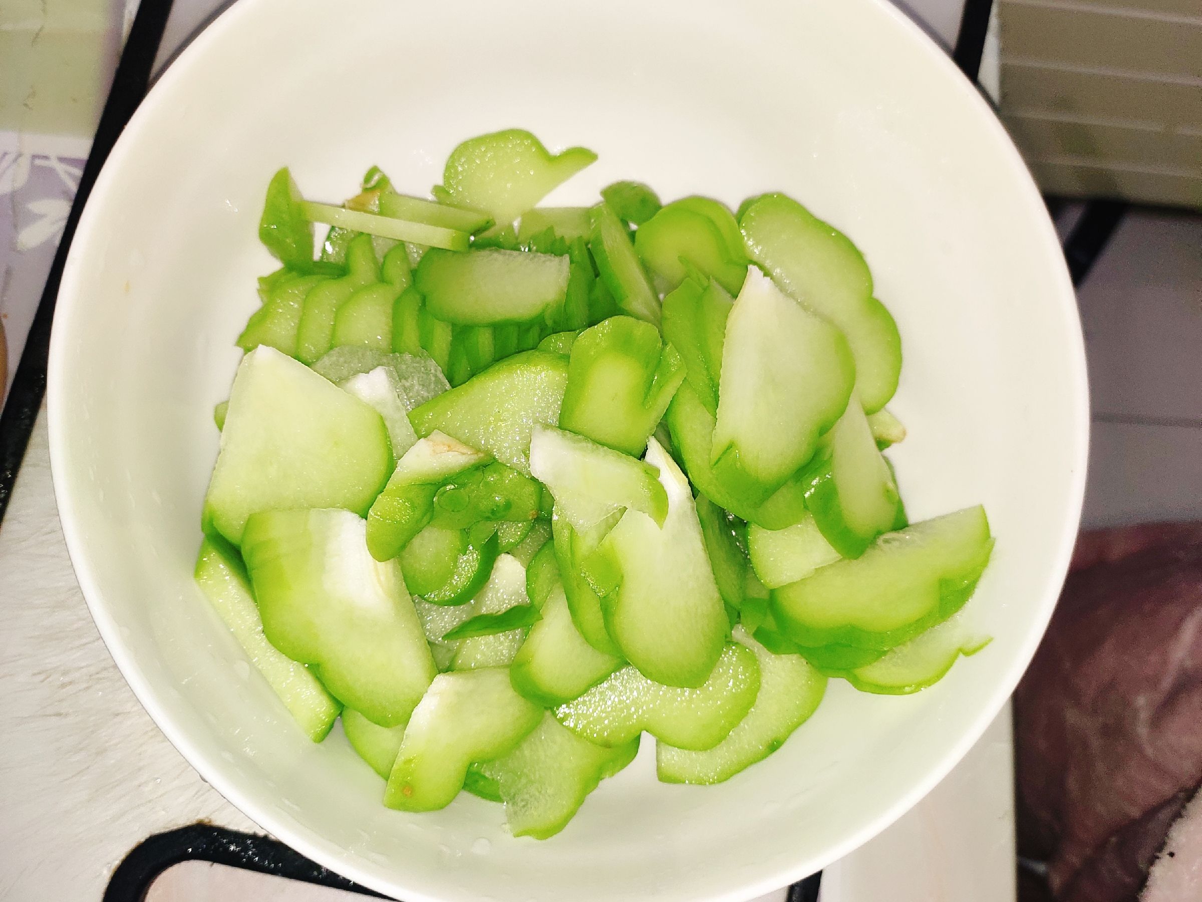 降血壓的小炒佛手瓜的做法-咸鮮味炒菜譜