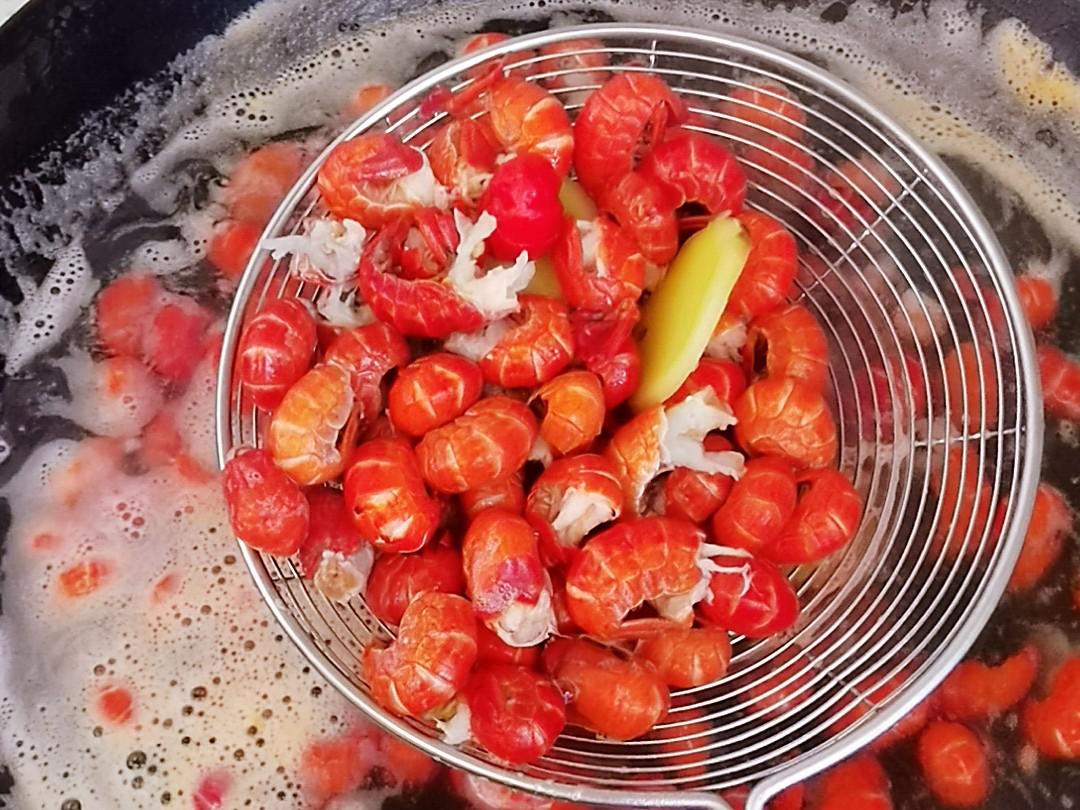 廚房小白零失敗版家常炒-蒜蓉蝦尾,只要1種料,搞定1大盤蝦尾的做法-咸鮮味炒菜譜-易網健康養生網 廚房小白零失敗版家常炒-蒜蓉蝦尾,只要1種料,搞定1大盤蝦尾的做法-咸鮮味炒菜譜