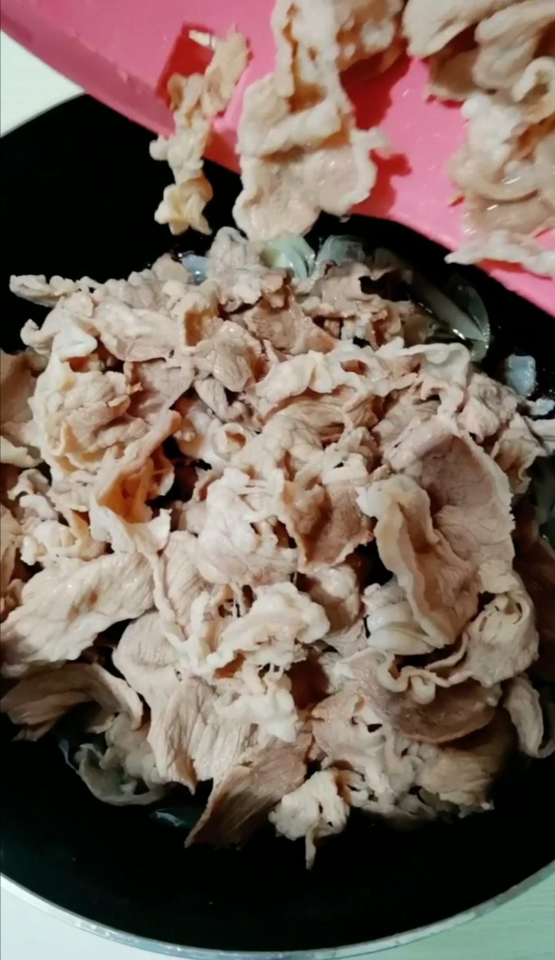 肥牛飯的做法-咸鮮味炒菜譜