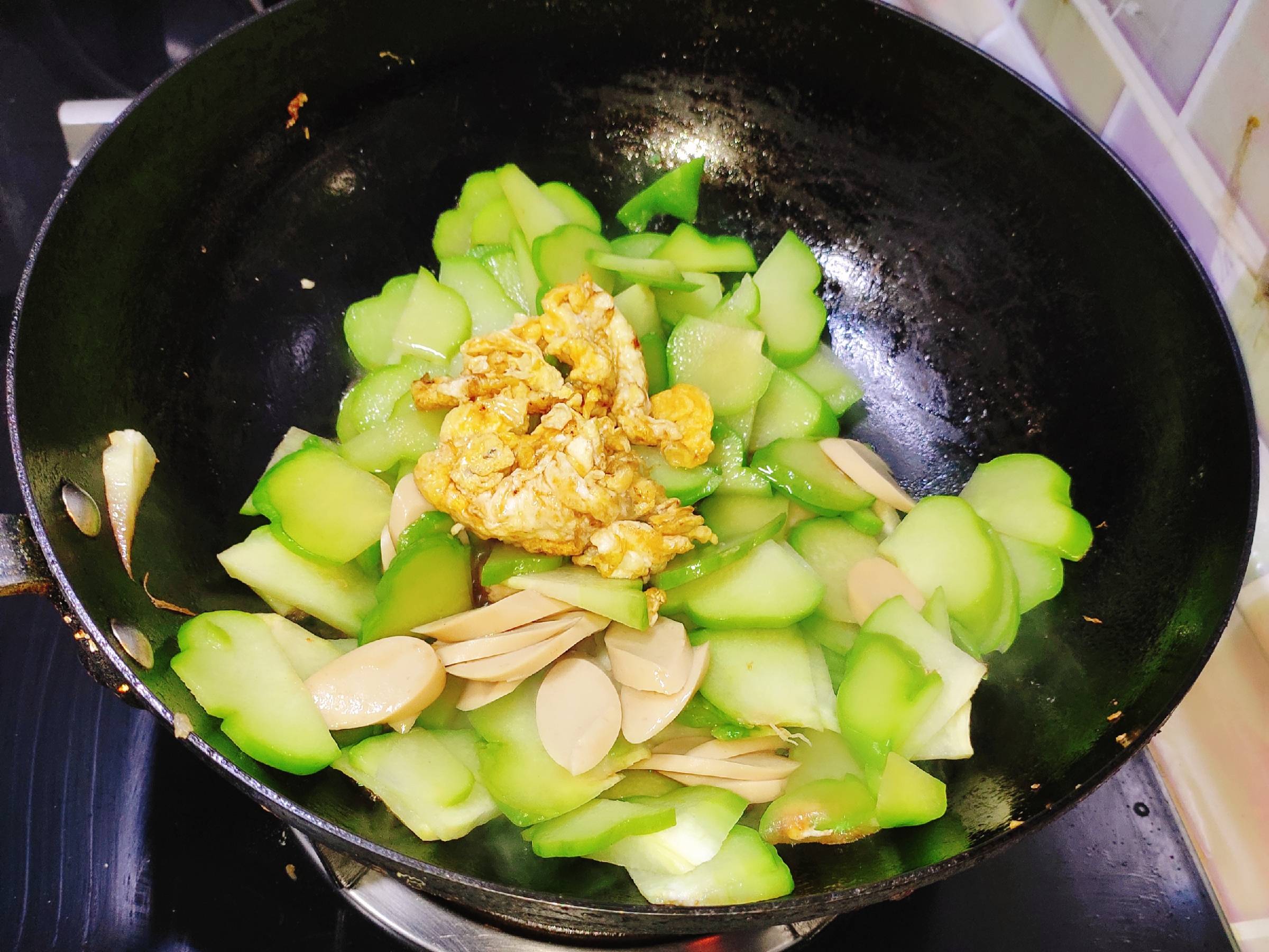 降血壓的小炒佛手瓜的做法-咸鮮味炒菜譜