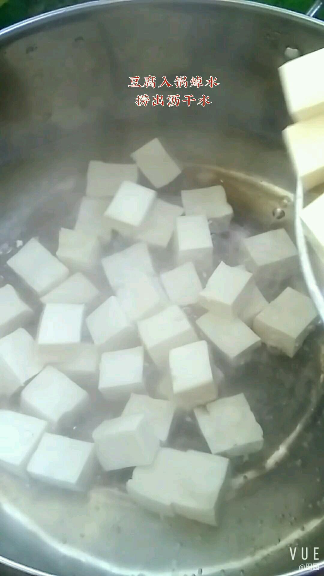 新鮮美味又營養 源自豆腐鵝蛋黃的做法-咸鮮味燒菜譜