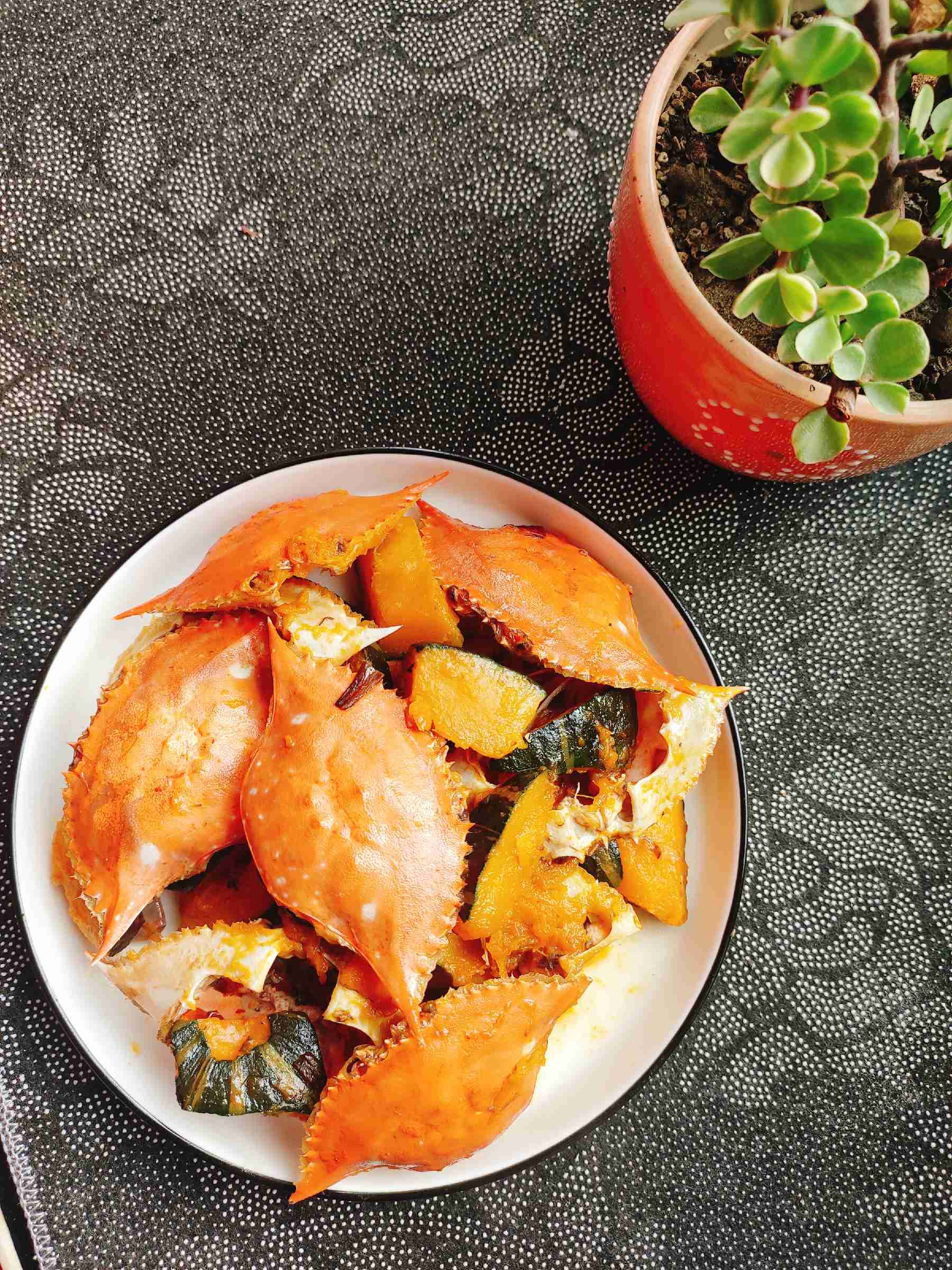 鮮味濃郁的蟹殼燉南瓜的做法-咸鮮味燉菜譜