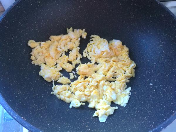 蒜薹木耳炒雞蛋的做法-家常味炒菜譜-易網(wǎng)健康養(yǎng)生網(wǎng) 蒜薹木耳炒雞蛋的做法-家常味炒菜譜