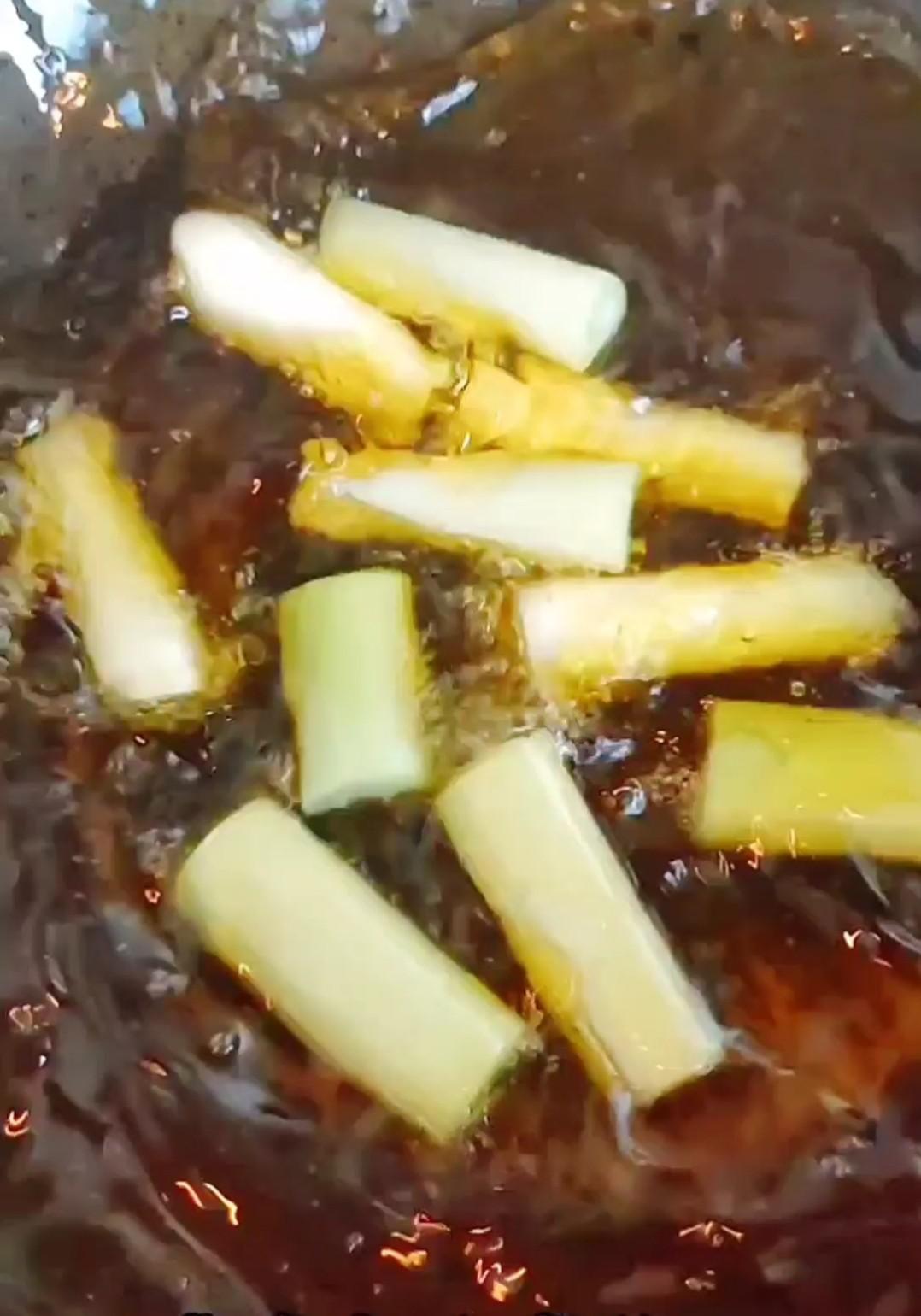 蔥燒賽鹿筋的做法-家常味其它工藝菜譜-易網(wǎng)健康養(yǎng)生網(wǎng) 蔥燒賽鹿筋的做法-家常味其它工藝菜譜