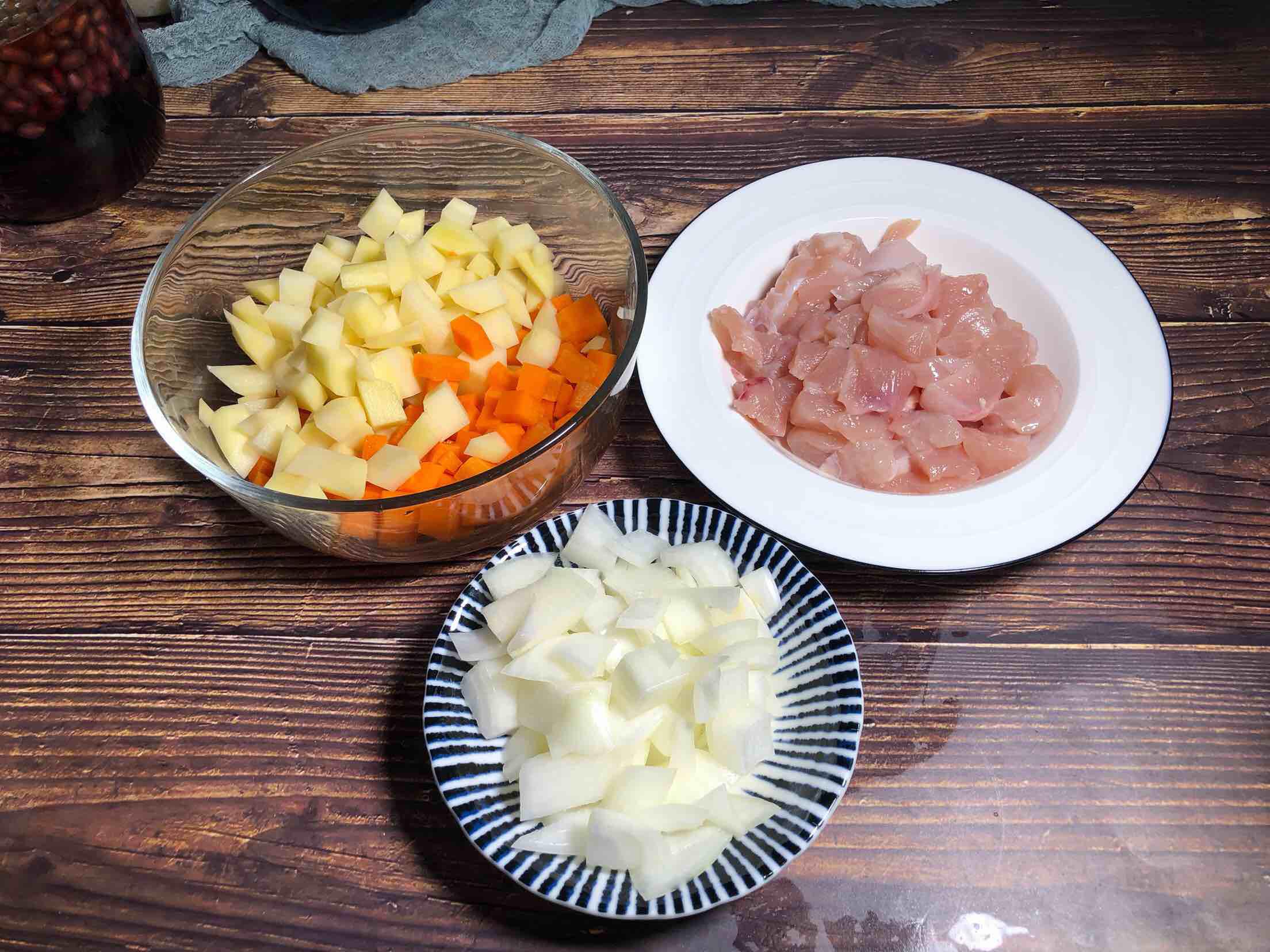 好吃又下飯的咖喱雞丁的做法-咖喱味炒菜譜-易網(wǎng)健康養(yǎng)生網(wǎng) 好吃又下飯的咖喱雞丁的做法-咖喱味炒菜譜