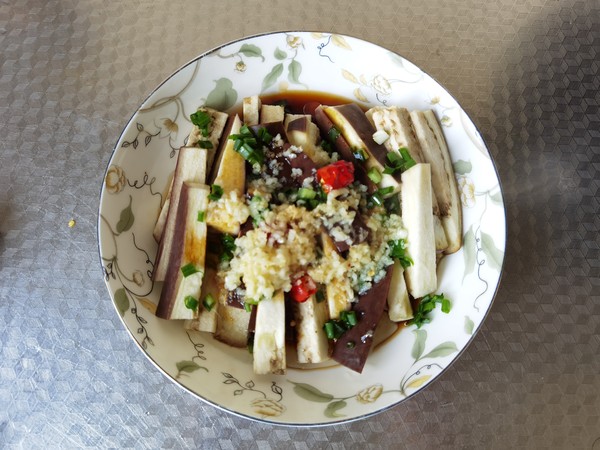 蒜香軟糯的蒸茄子的做法-蒜香味蒸菜譜-易網健康養生網 蒜香軟糯的蒸茄子的做法-蒜香味蒸菜譜