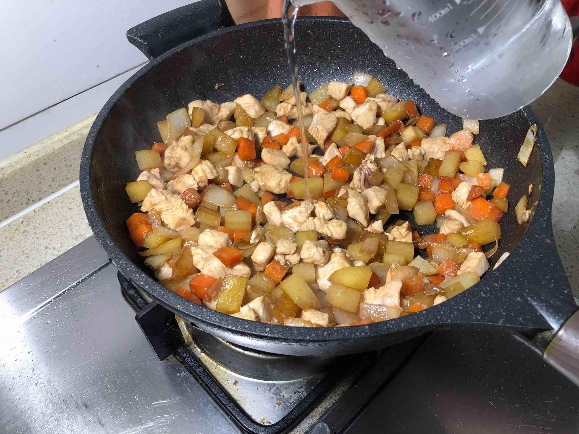 好吃又下飯的咖喱雞丁的做法-咖喱味炒菜譜-易網(wǎng)健康養(yǎng)生網(wǎng) 好吃又下飯的咖喱雞丁的做法-咖喱味炒菜譜