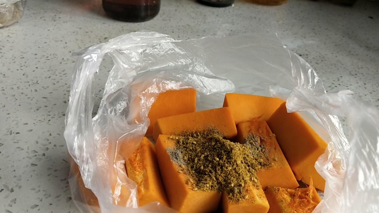 甜如蜜的燒烤風味烤南瓜的做法-家常味烤菜譜