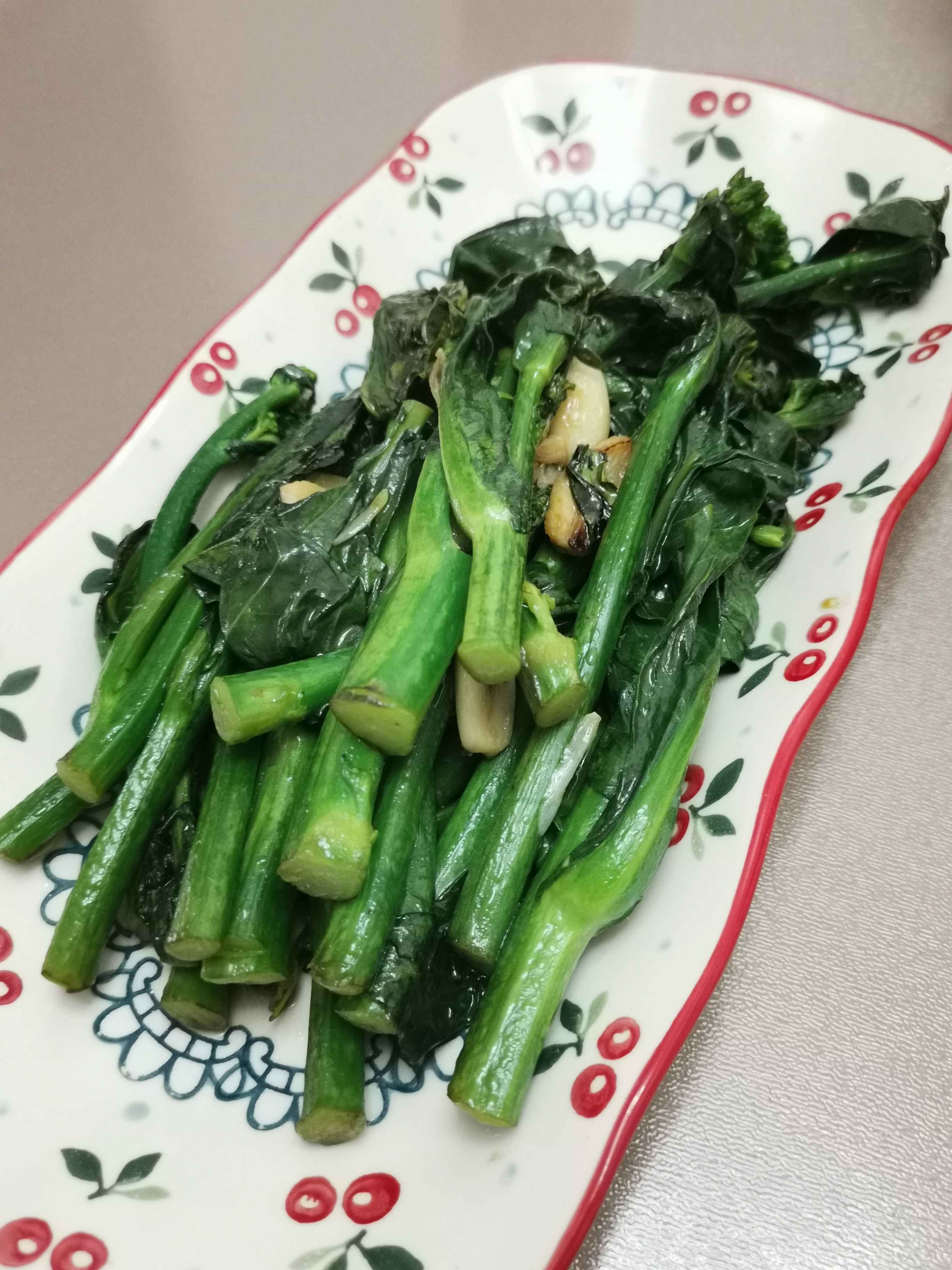 大蒜炒芥蘭的做法-家常味炒菜譜