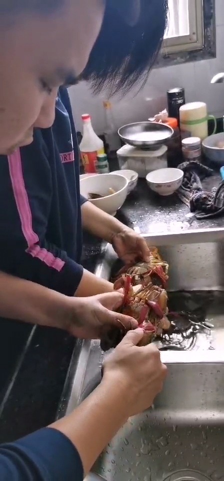 雞蛋粉絲蒸肉蟹的做法-家常味蒸菜譜-易網<a href=http://www.xllyou.com/ target=_blank class=infotextkey>健康養生</a>網 雞蛋粉絲蒸肉蟹的做法-家常味蒸菜譜