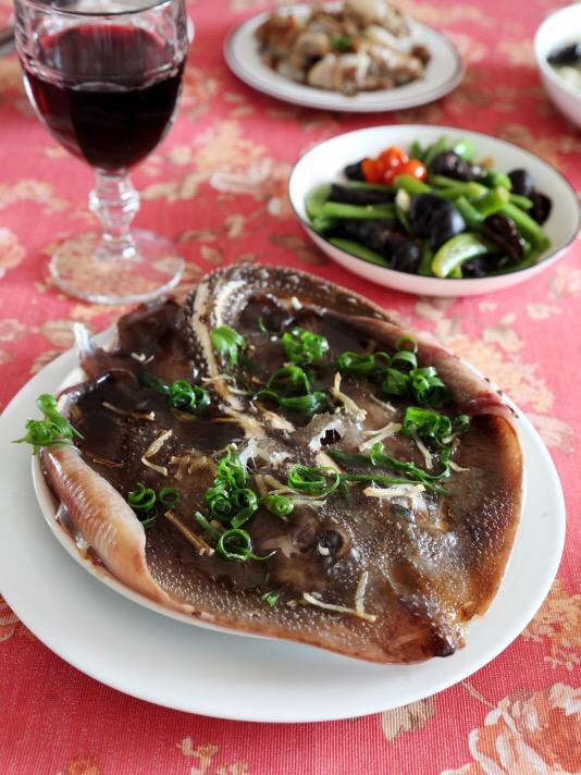 清蒸老板魚的做法-家常味蒸菜譜-易網健康養生網 清蒸老板魚的做法-家常味蒸菜譜