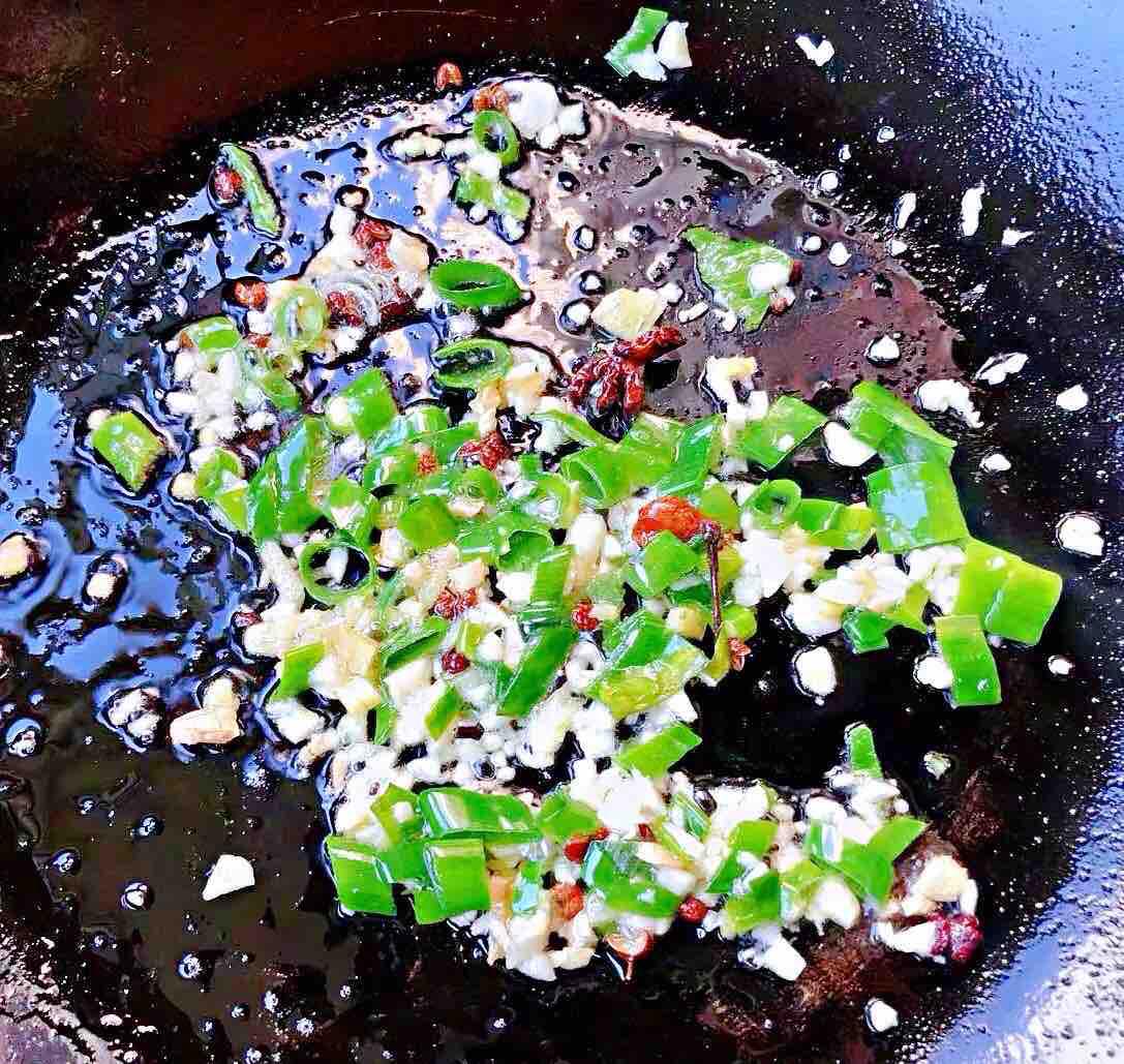 香辣雞翅尖的做法-香辣味燉菜譜-易網健康養生網 香辣雞翅尖的做法-香辣味燉菜譜