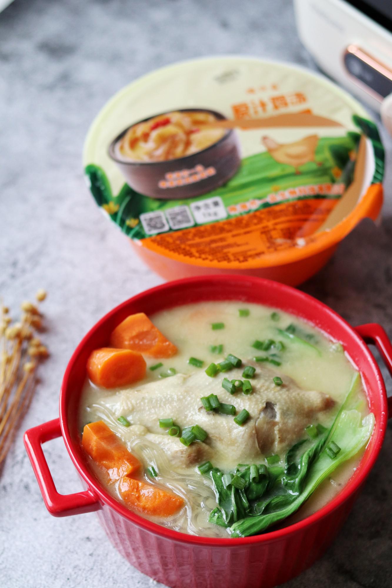 鮮掉眉毛的雞湯粉條的做法-咸鮮味煮菜譜