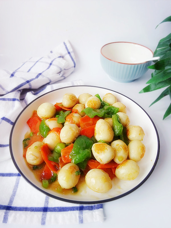 小炒鵪鶉蛋的做法-家常味炒菜譜