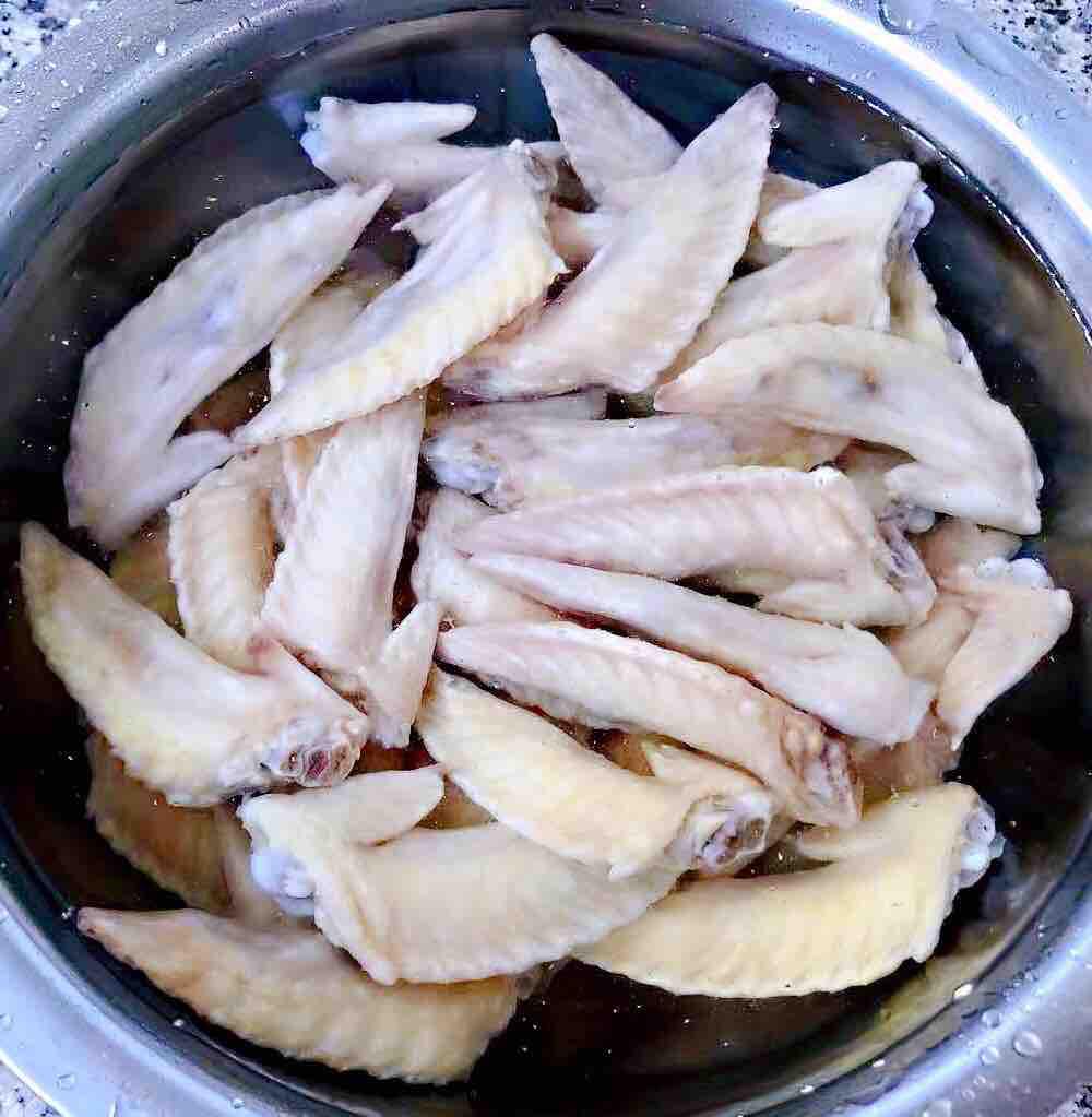 香辣雞翅尖的做法-香辣味燉菜譜-易網健康養生網 香辣雞翅尖的做法-香辣味燉菜譜