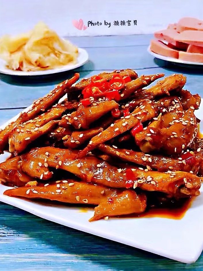 香辣雞翅尖的做法-香辣味燉菜譜