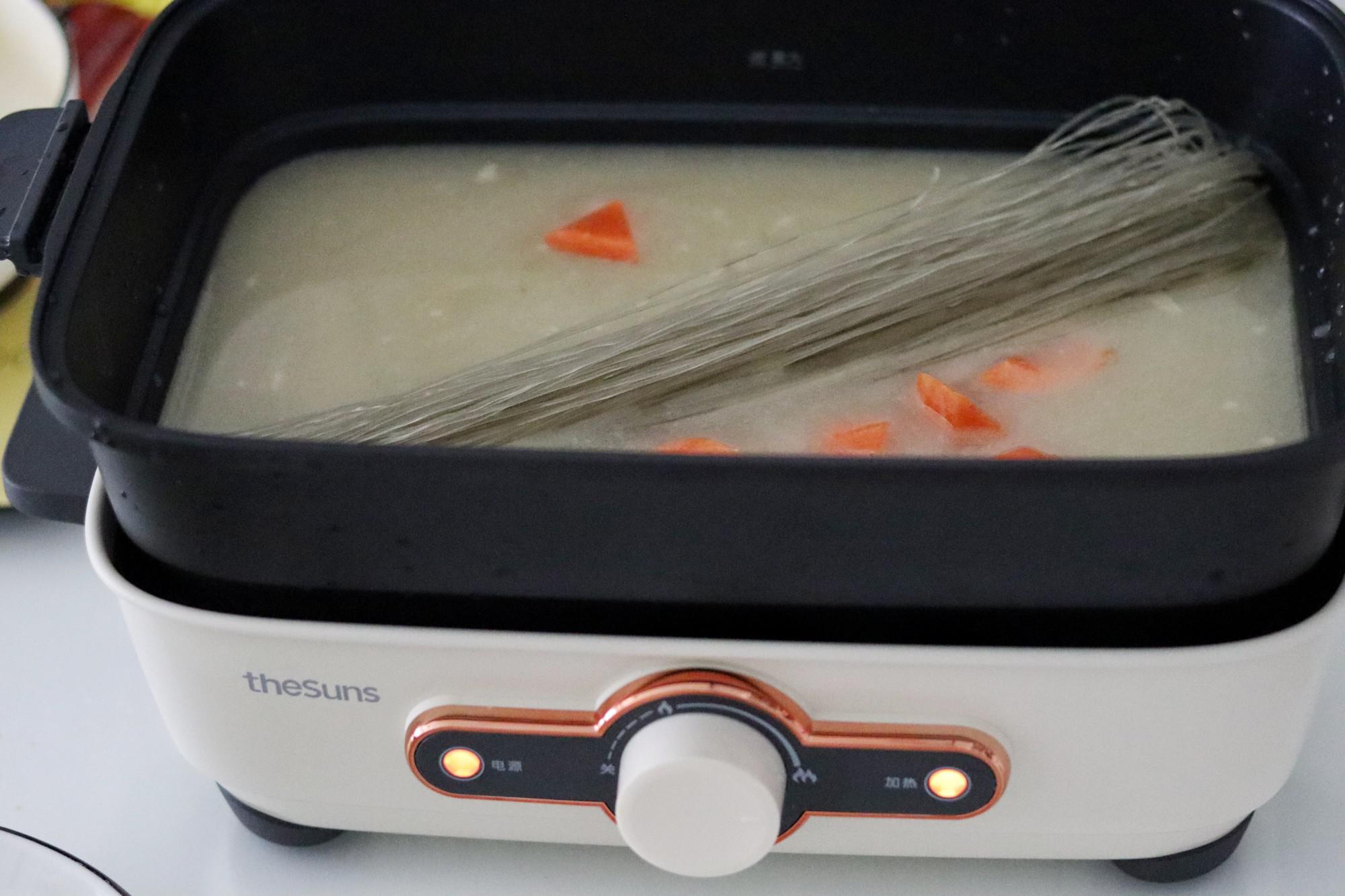 鮮掉眉毛的雞湯粉條的做法-咸鮮味煮菜譜