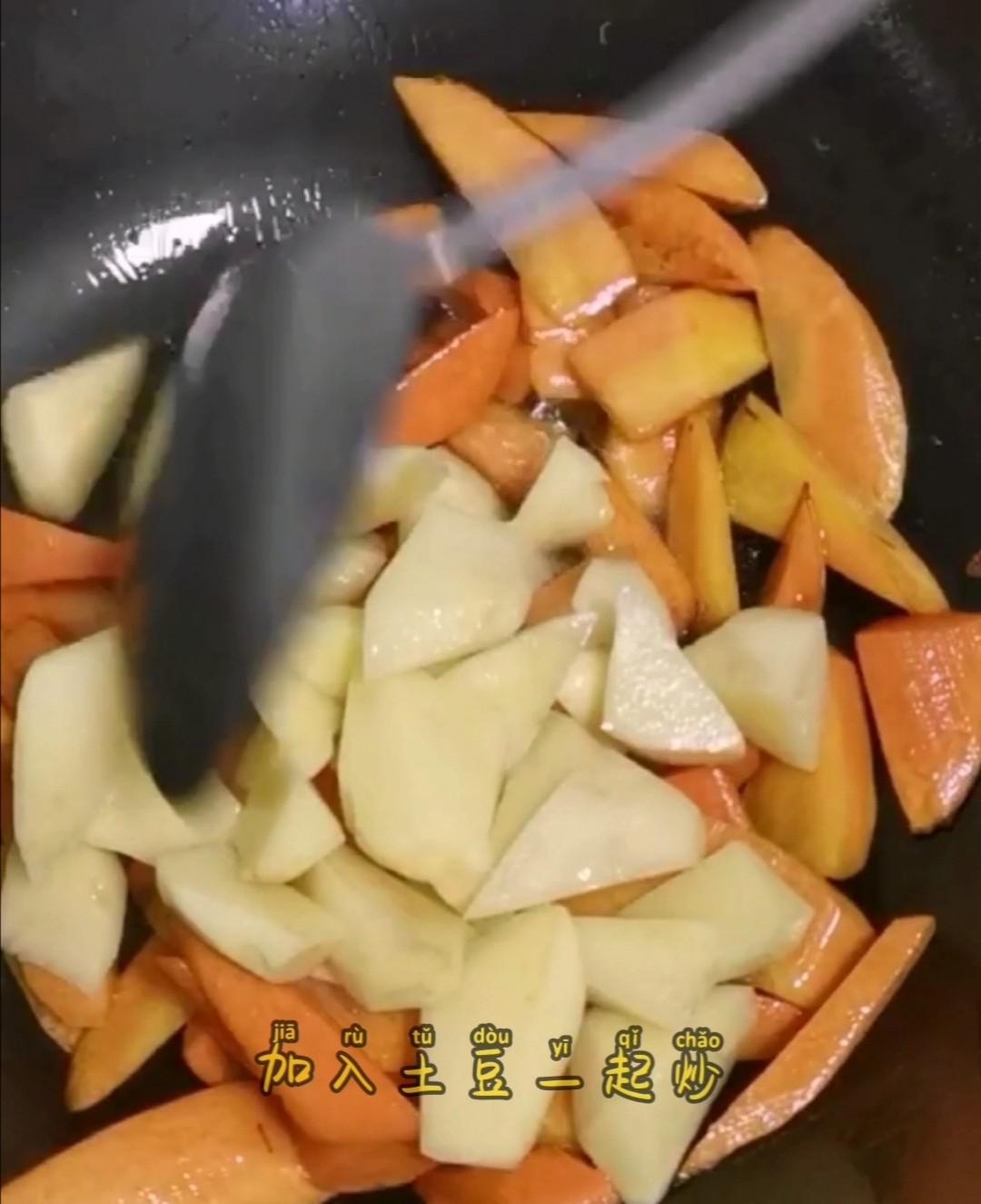 咖喱胡蘿卜炒牛肉的做法-咖喱味炒菜譜