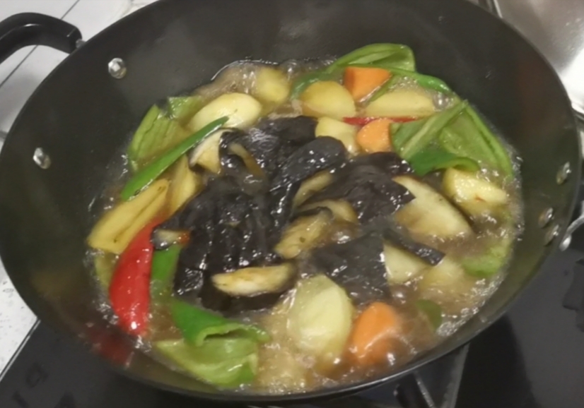 多了胡蘿卜的地三鮮的做法-家常味炒菜譜