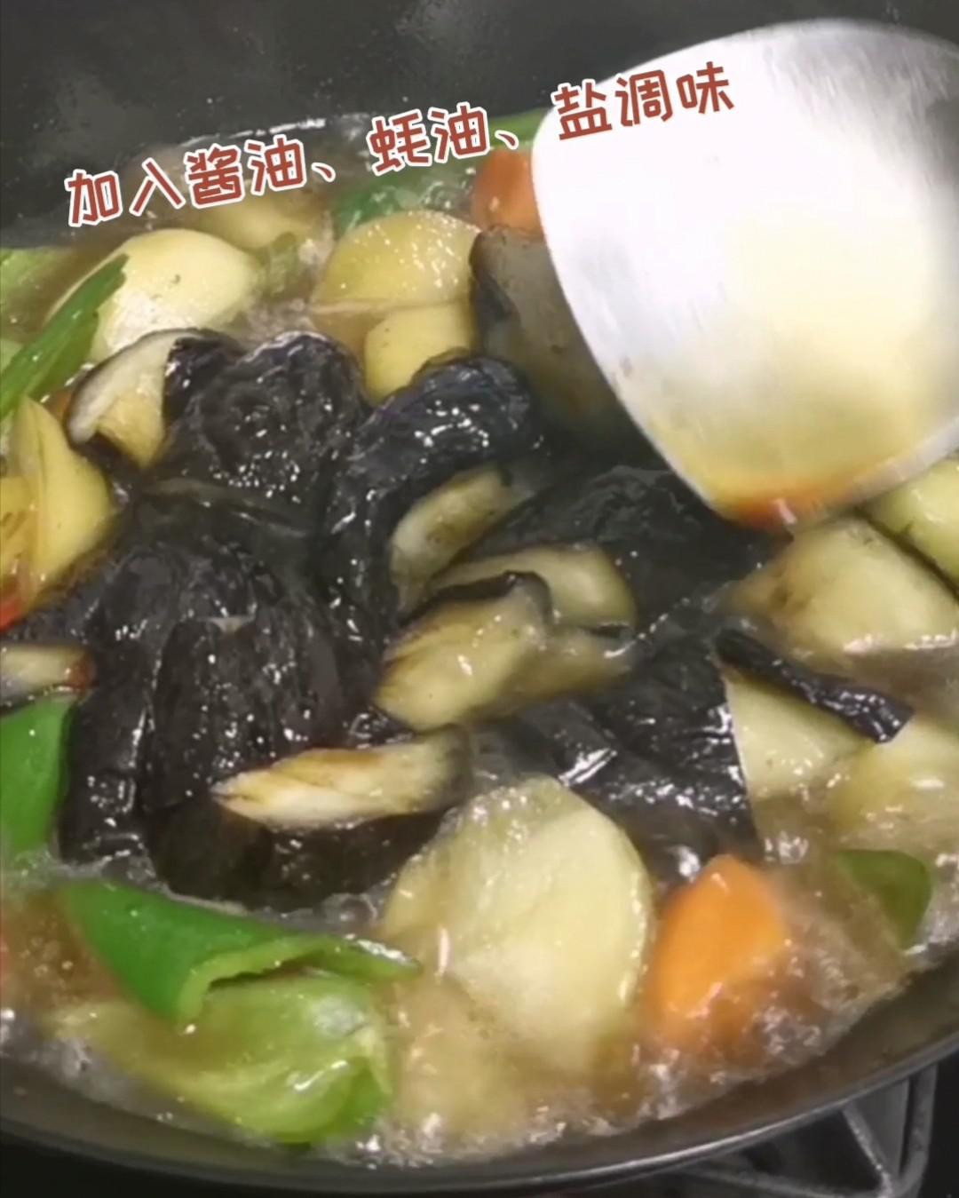 多了胡蘿卜的地三鮮的做法-家常味炒菜譜